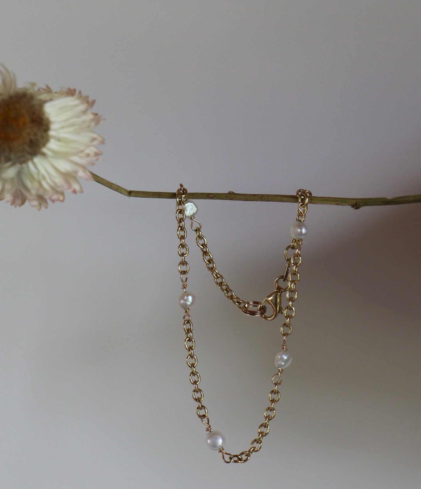 Daisy chain bracelet