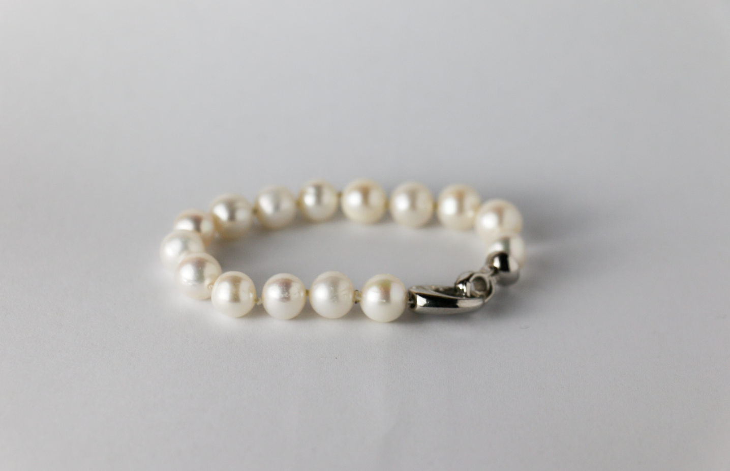 7/8mm white round freshwater pearl bracelet